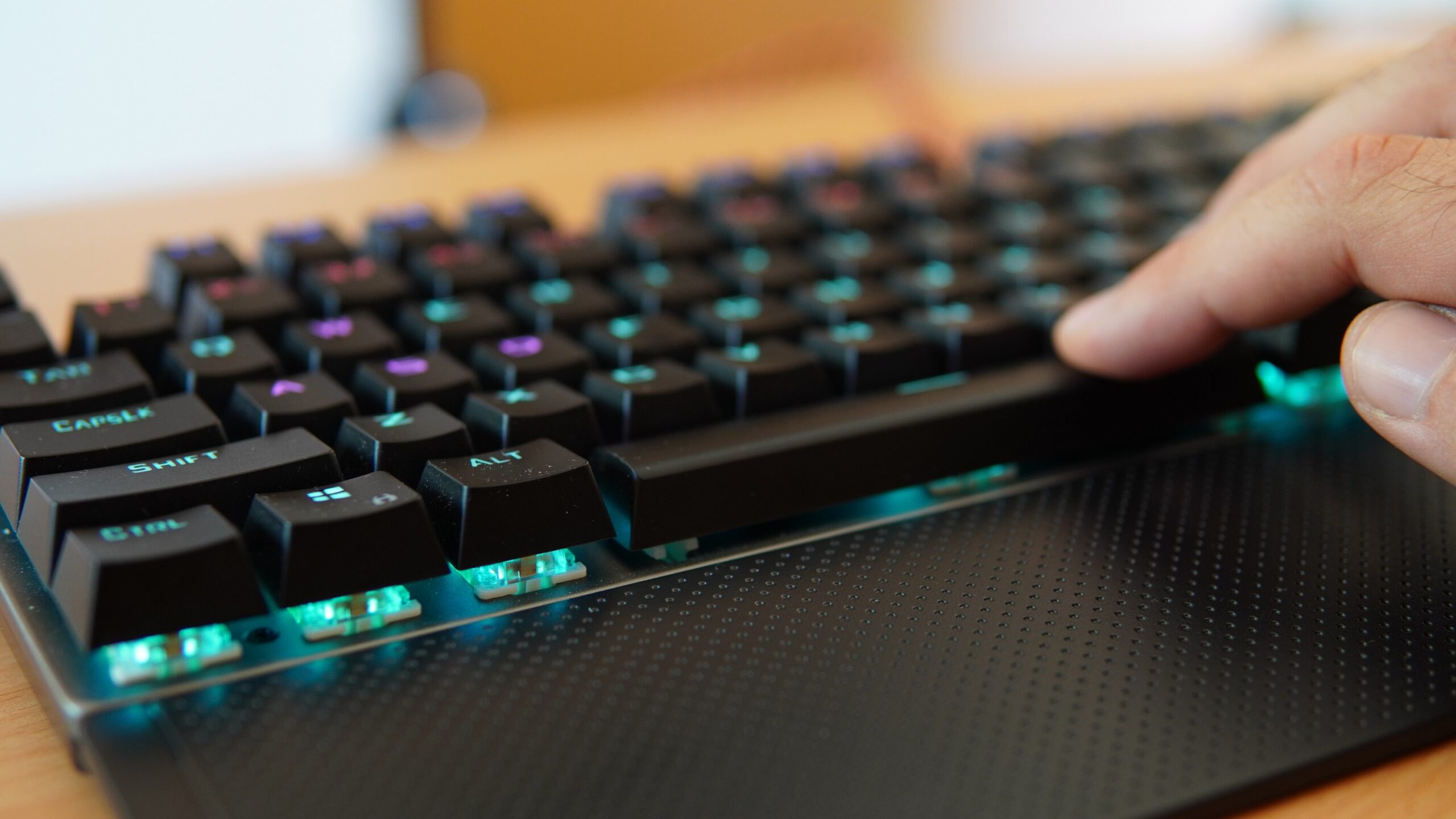 Testirao sam jednu od najjeftinijih gaming tipkovnica - Canyon ...